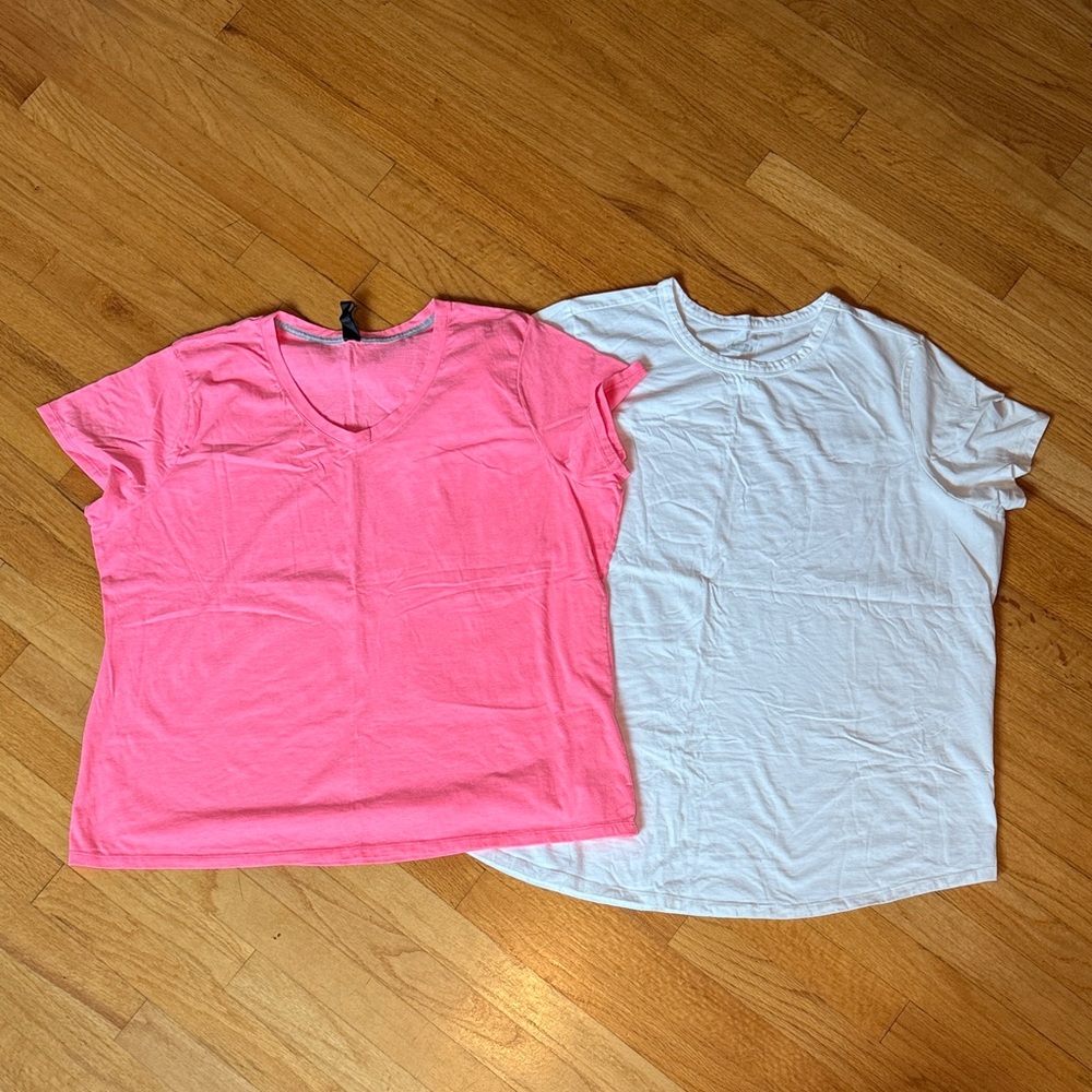 Bundle of Two sz 3X T-shirts White & Pink
